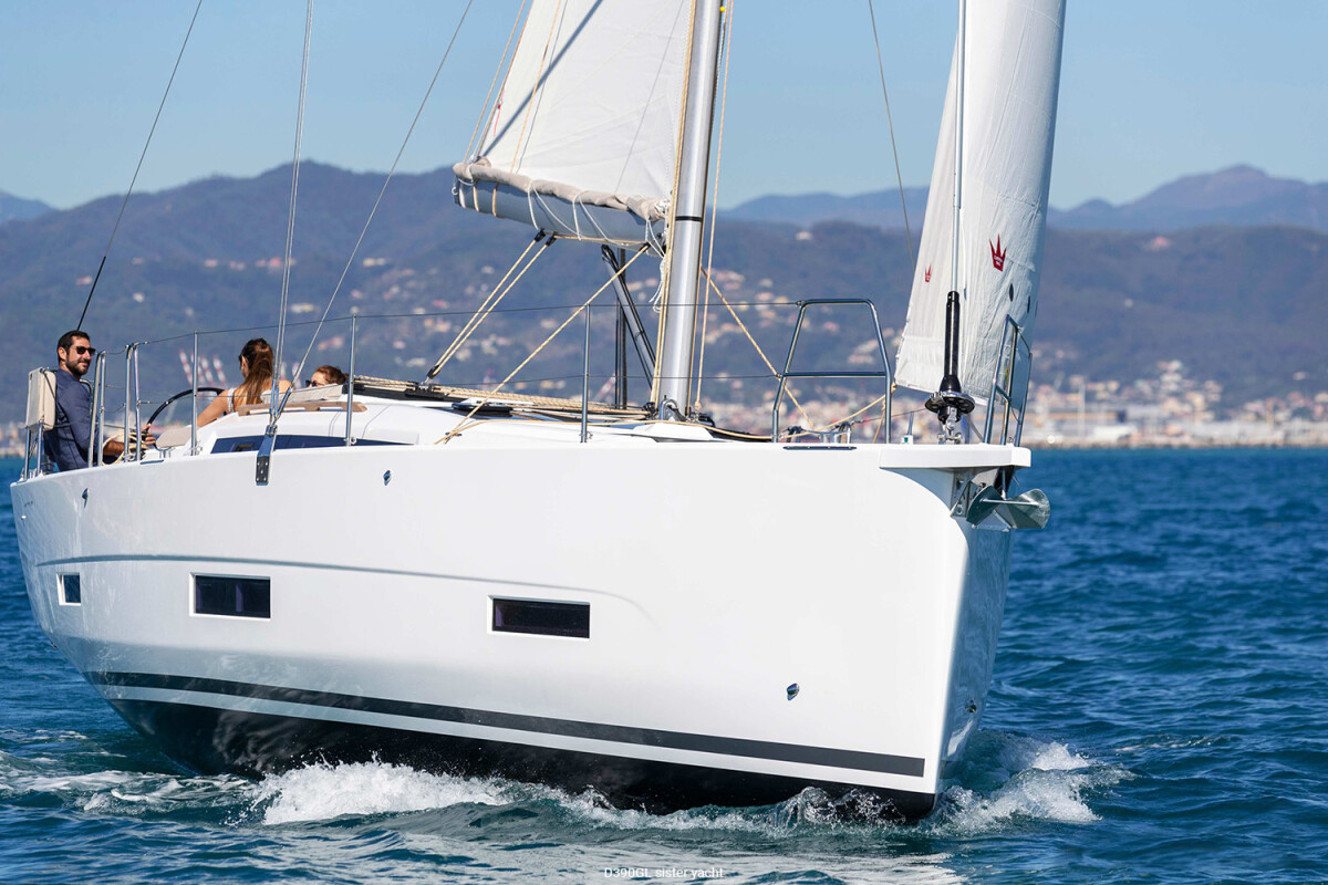 Dufour 390 Easy Living