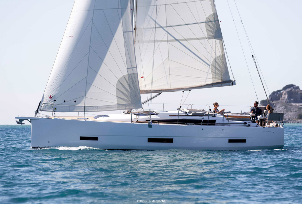 Dufour 390 Easy Living