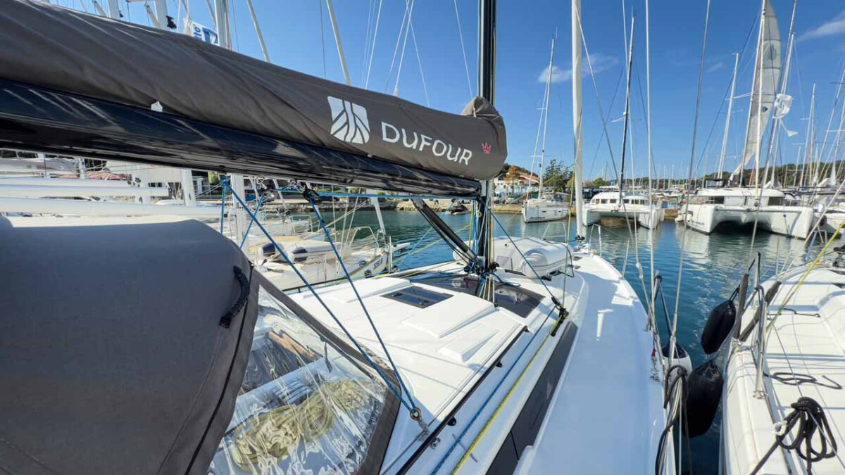 Dufour 41 Performance Nine to five