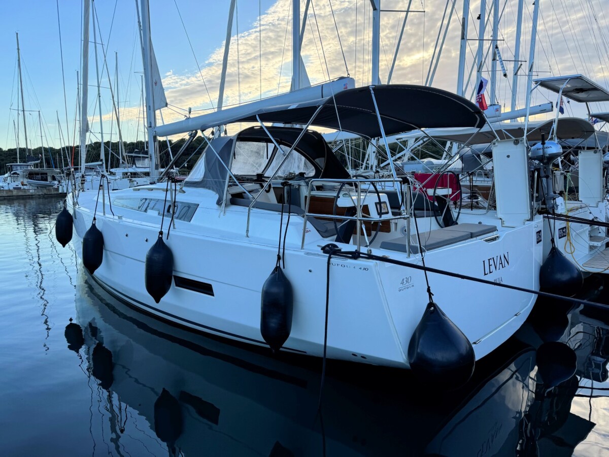 Dufour 430 GL Levan