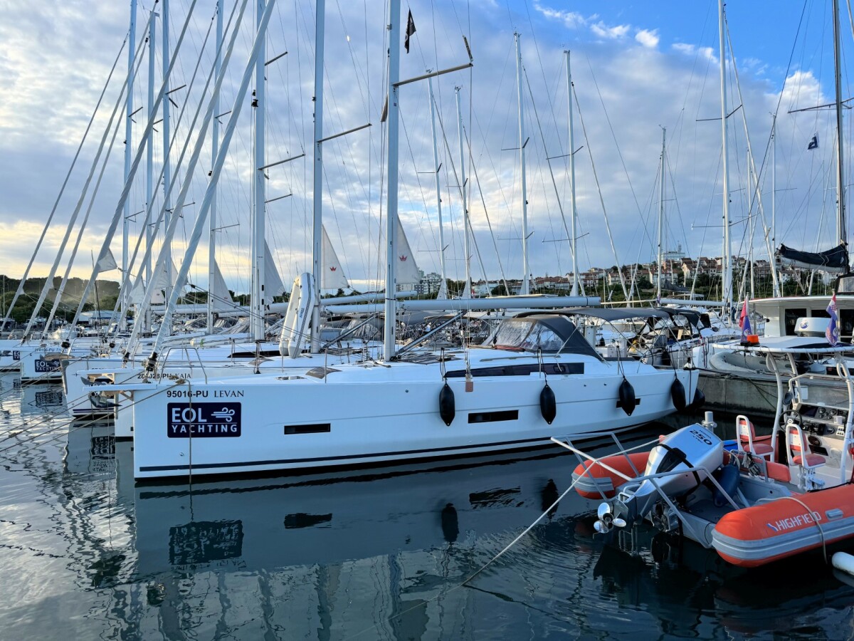 Dufour 430 GL Levan
