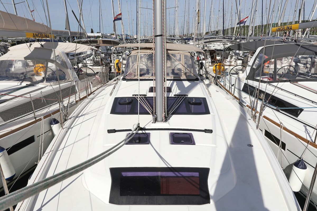 Dufour 430 GL Good Friends