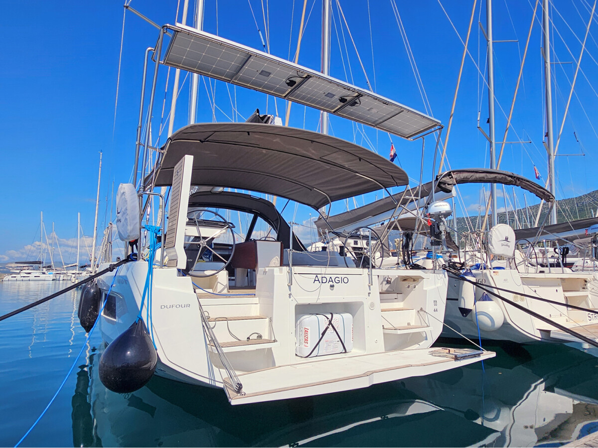 Dufour 44 Adagio