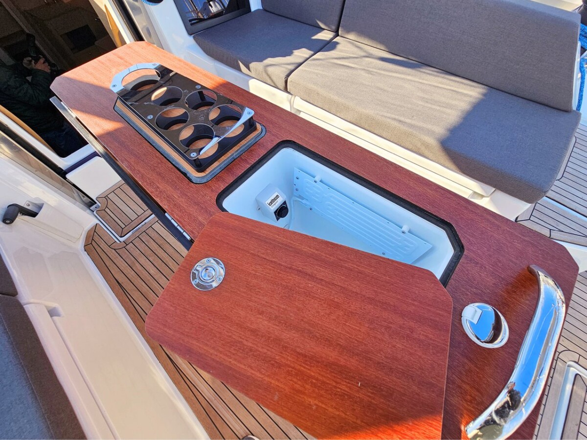 Dufour 44 Adagio