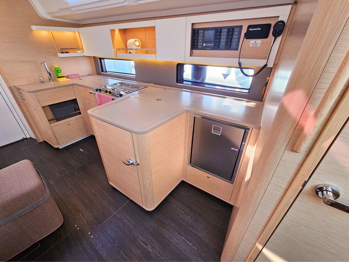 Dufour 44 Adagio