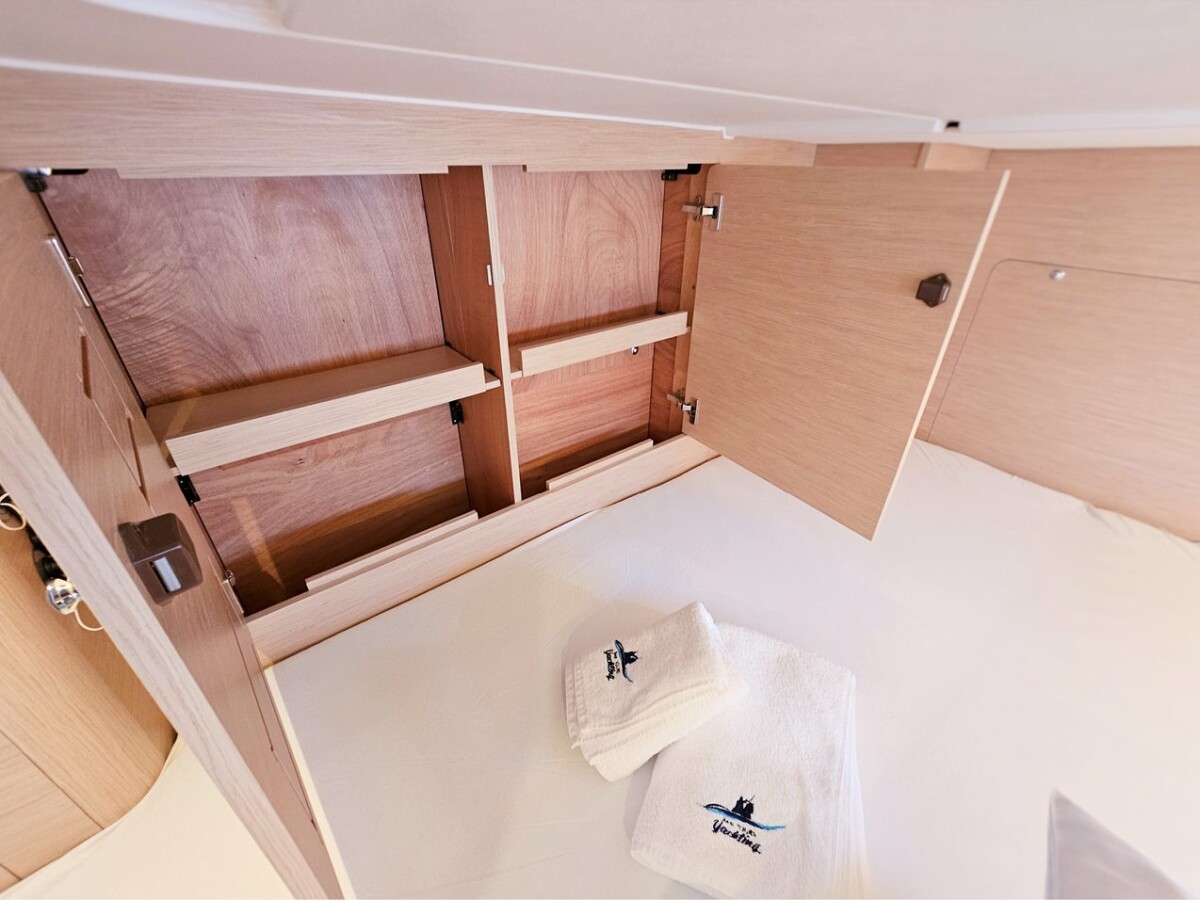 Dufour 44 Adagio