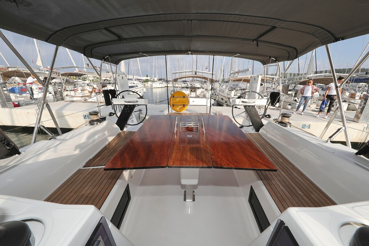 Dufour 470 Luna