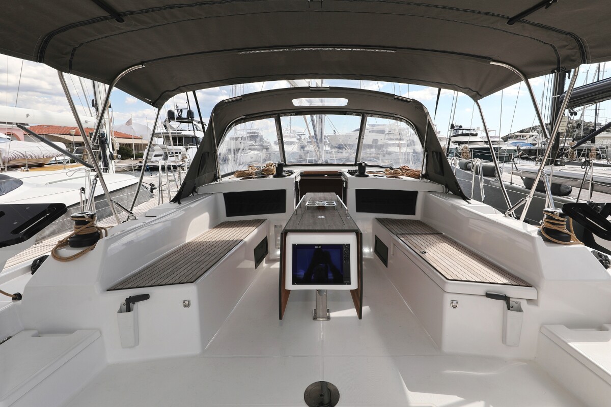 Dufour 470 Blue moon