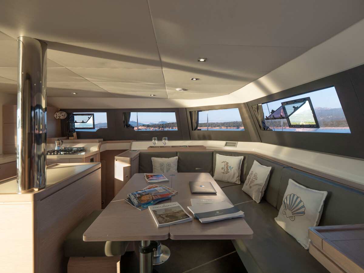 Dufour 48 Catamaran Delphinus