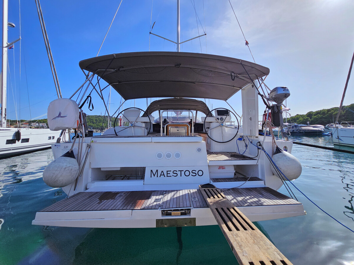 Dufour 520 GL Maestoso