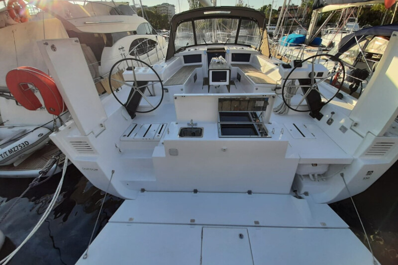 Dufour 530 Albus
