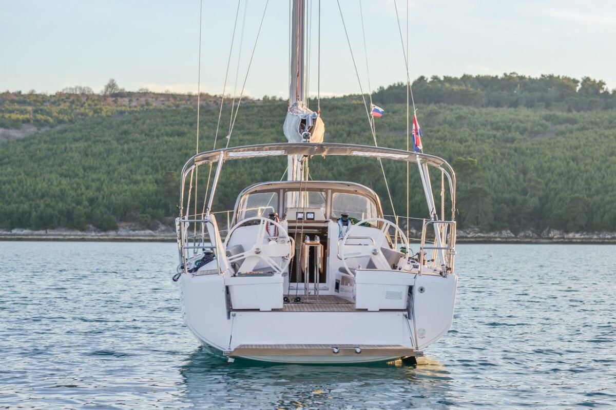 Elan E4 Shark