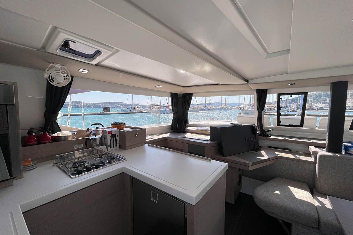 Fountaine Pajot Astrea 42 Barramundi III