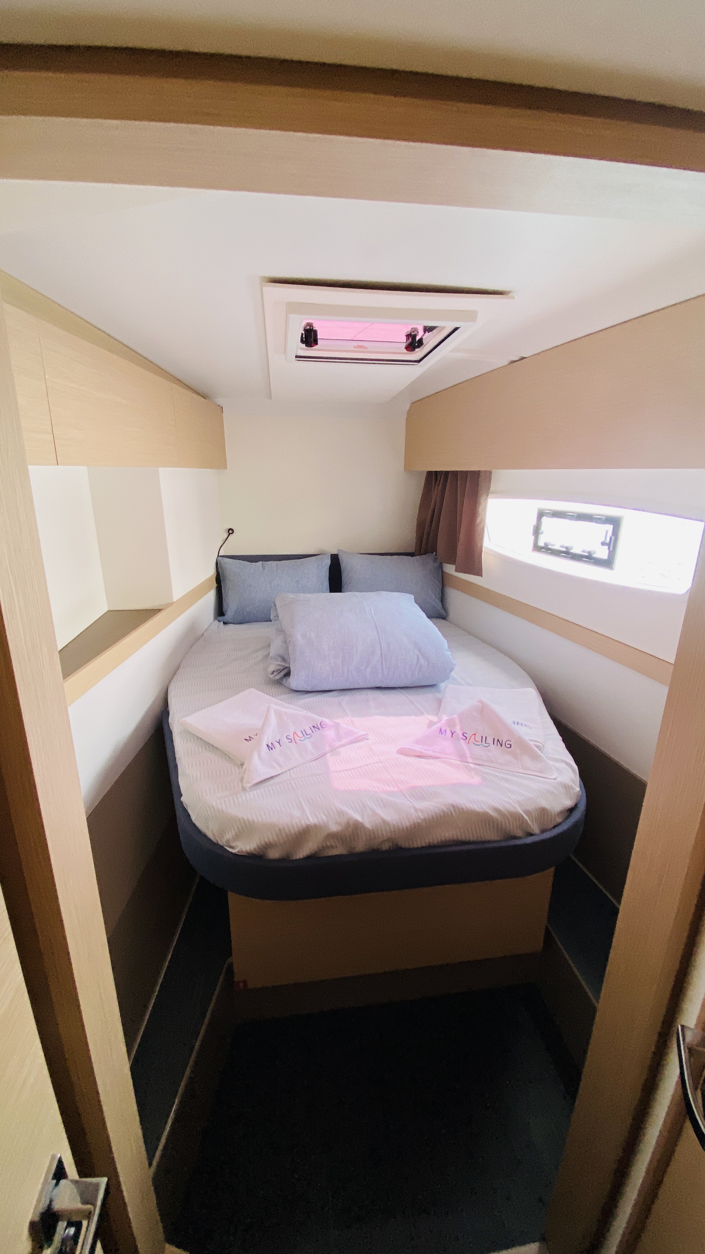 Fountaine Pajot Astrea 42 Sirius 1