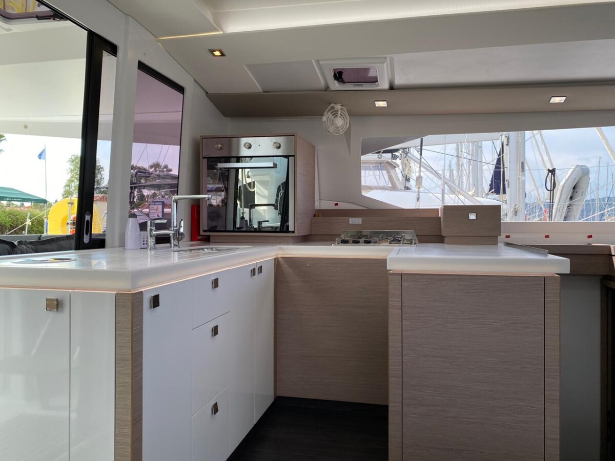 Fountaine Pajot Astrea 42 Ooga Chaka