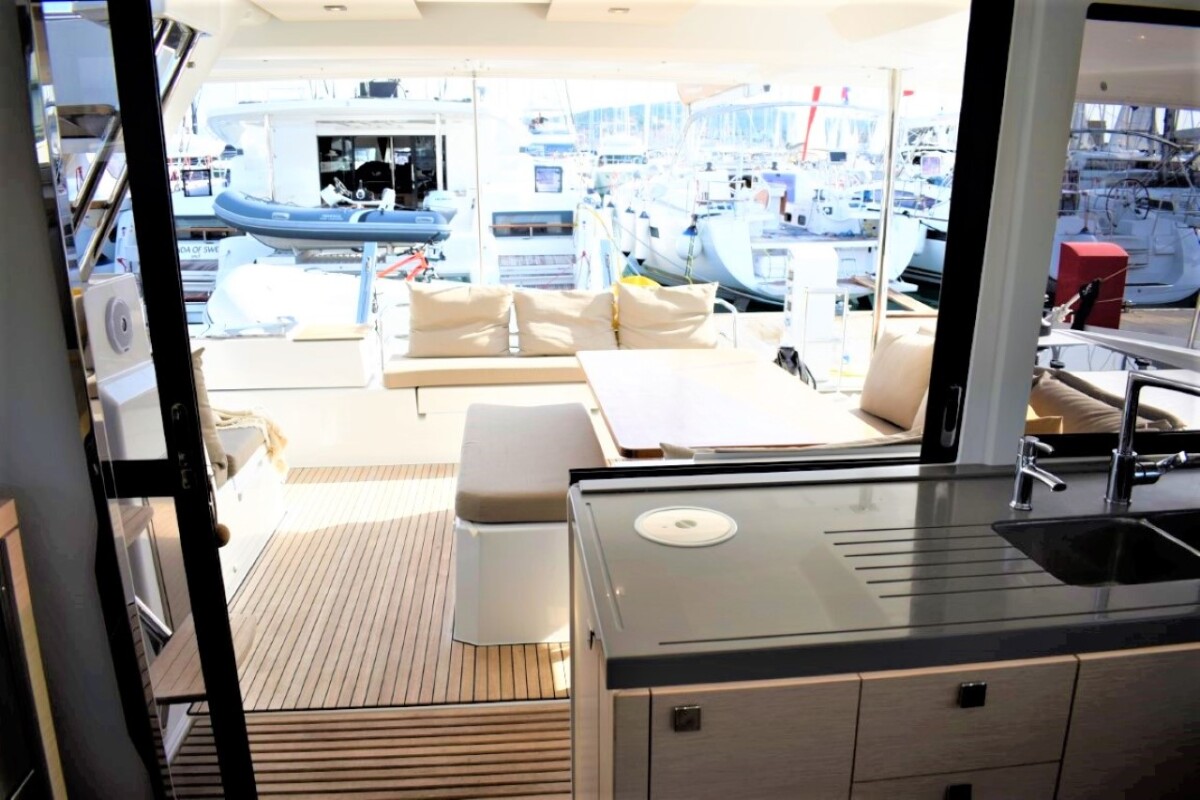 Fountaine Pajot Astrea 42 