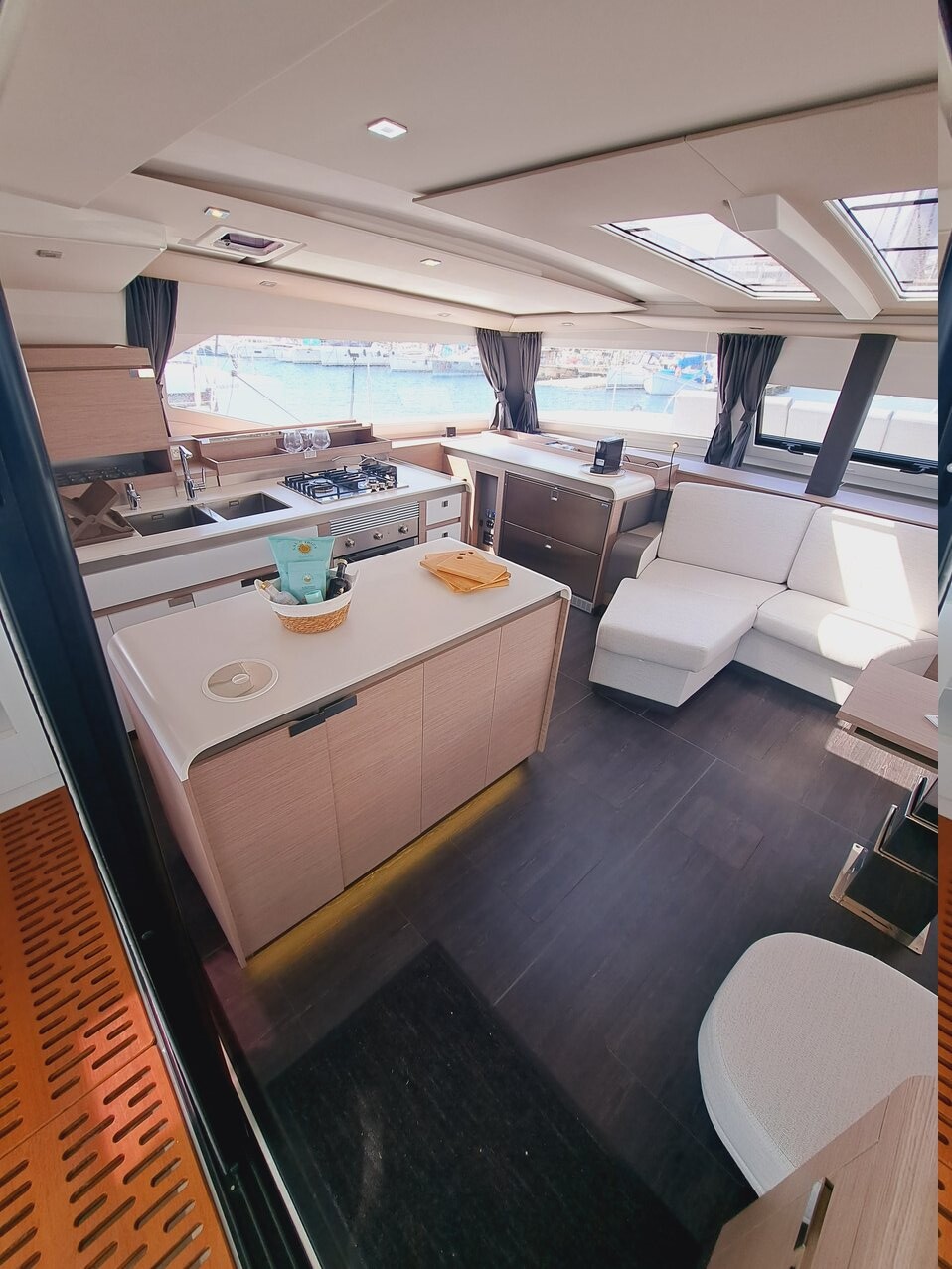 Fountaine Pajot Aura 51 Le Grand Bogavant