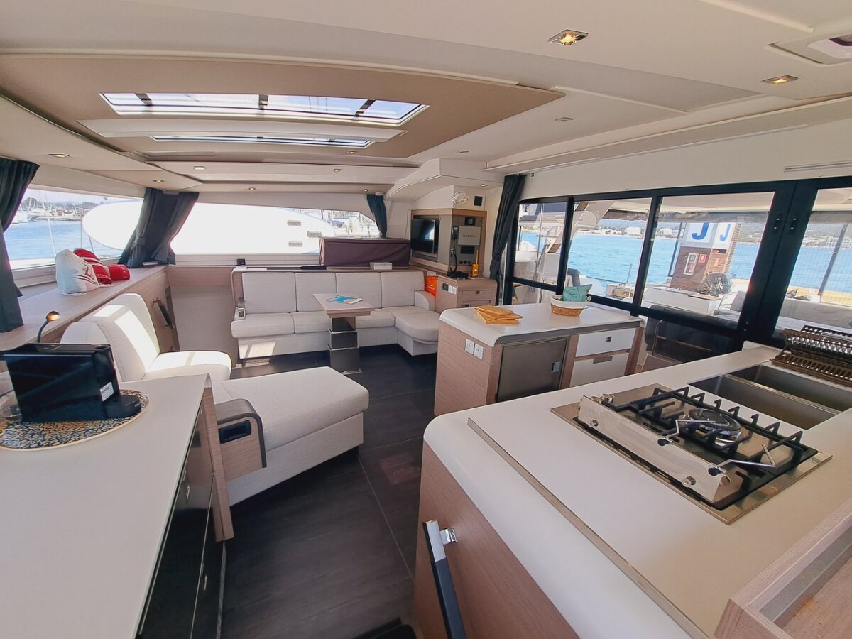 Fountaine Pajot Aura 51 Le Grand Bogavant