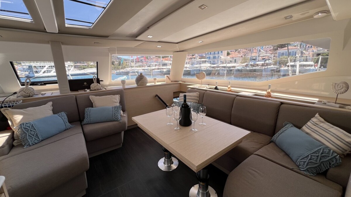 Fountaine Pajot Aura 51 My Precious "E"