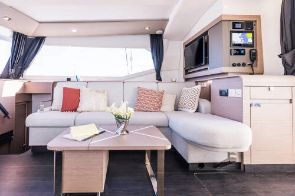 Fountaine Pajot Aura 51 Maeva
