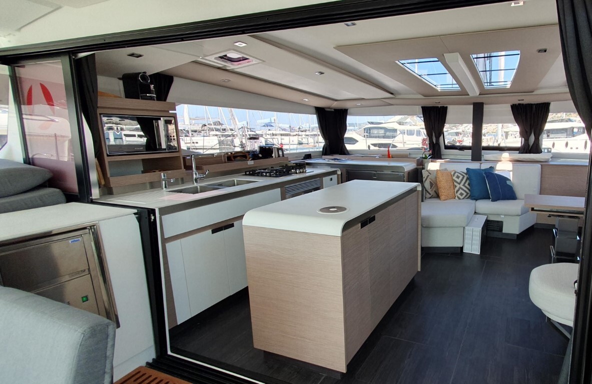 Fountaine Pajot Aura 51 Cosmos