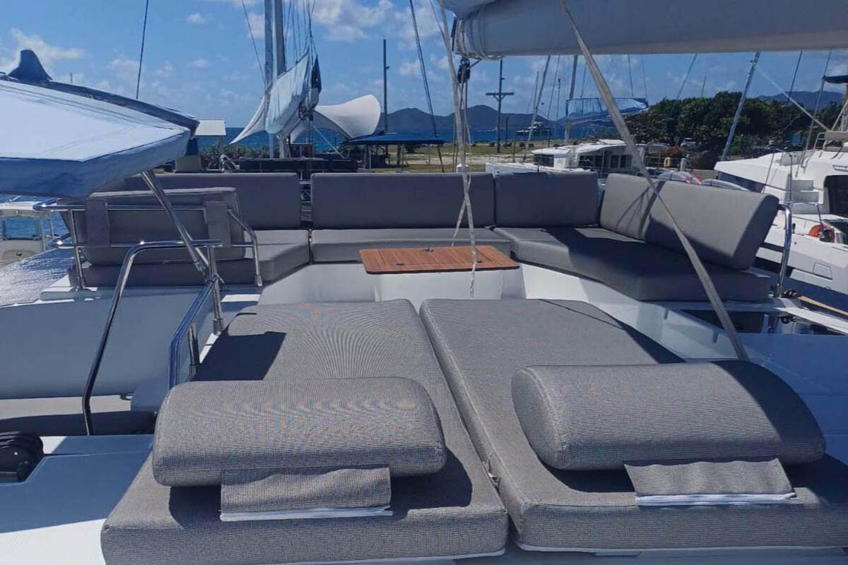 Fountaine Pajot Aura 51 V Circle