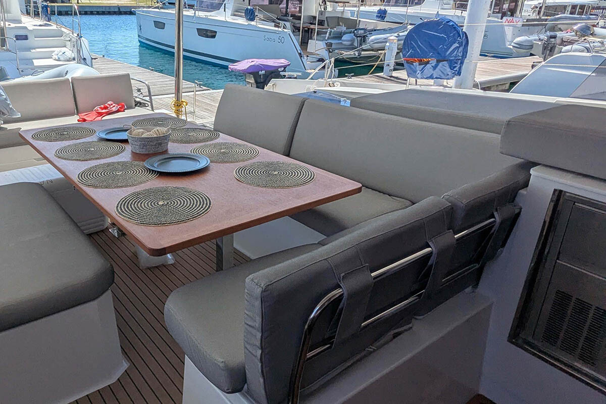 Fountaine Pajot Aura 51 V Circle