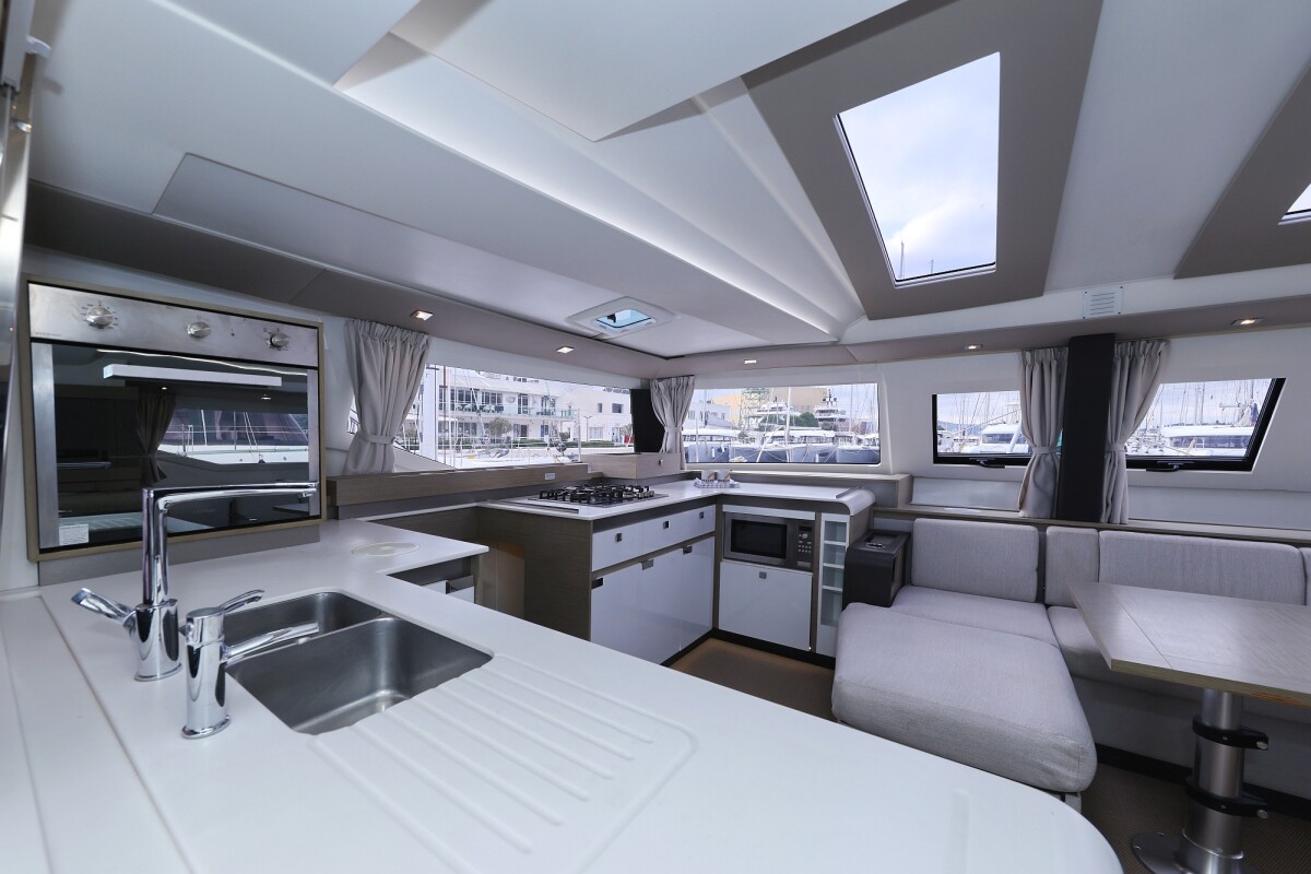 Fountaine Pajot Elba 45 Sun Office