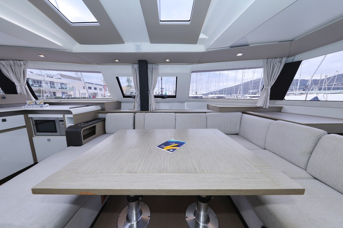 Fountaine Pajot Elba 45 Sun Office