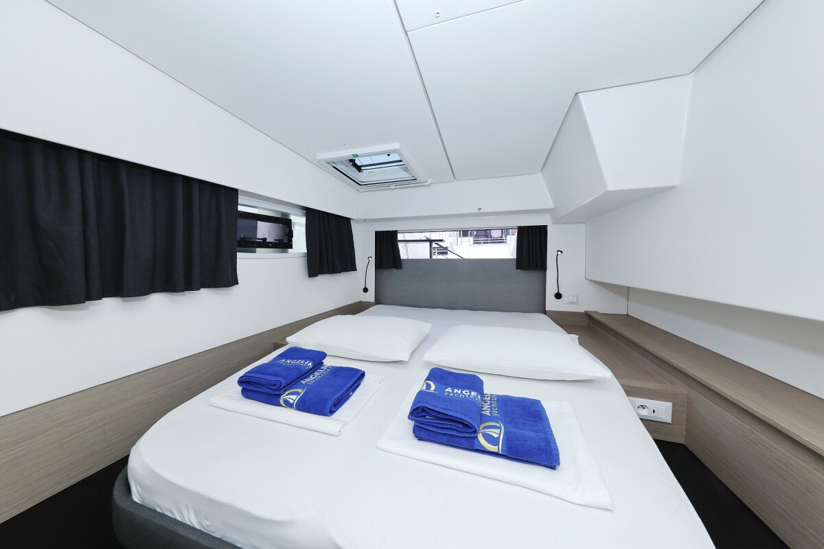 Fountaine Pajot Elba 45 Sun Office