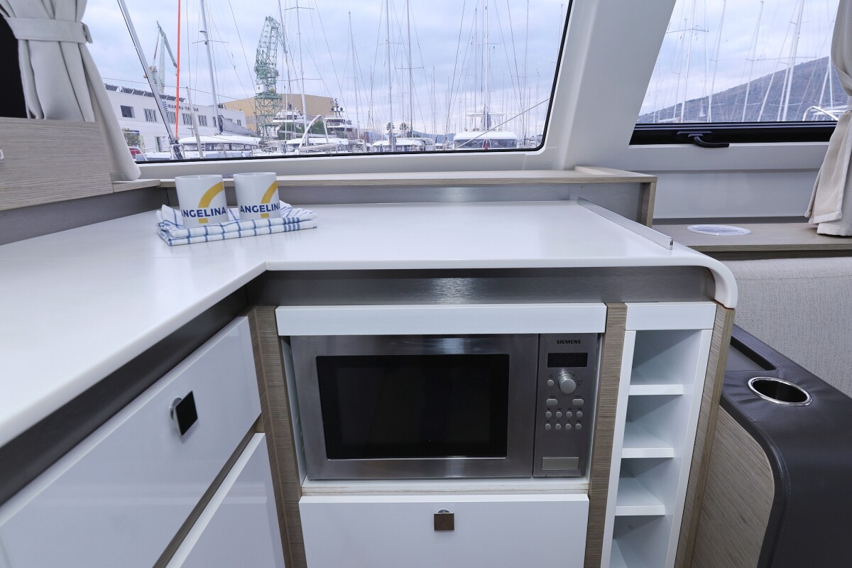Fountaine Pajot Elba 45 Sun Office