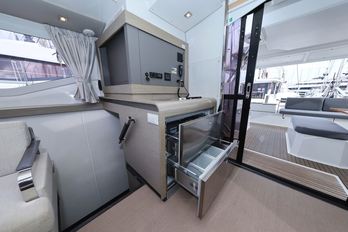 Fountaine Pajot Elba 45 Sun Office