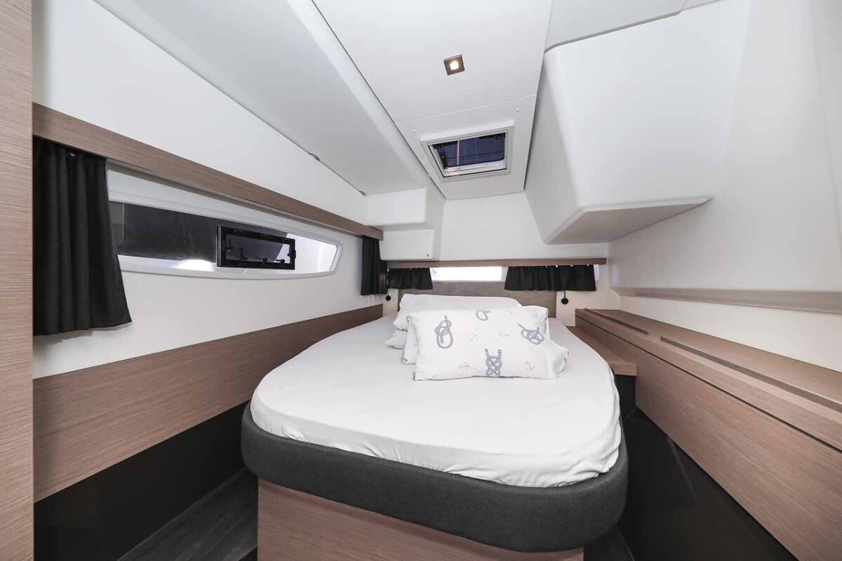 Fountaine Pajot Isla 40 Orion