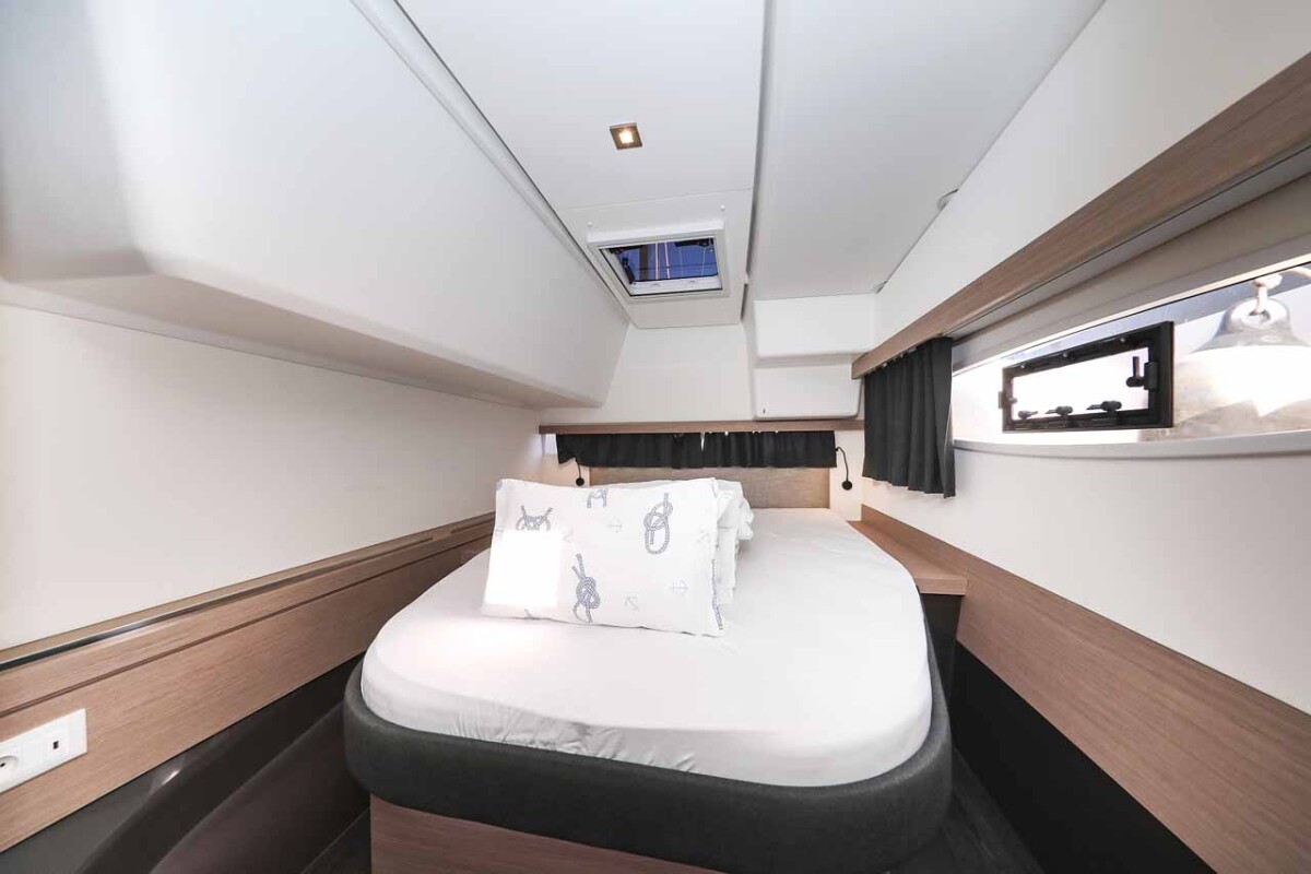 Fountaine Pajot Isla 40 Orion