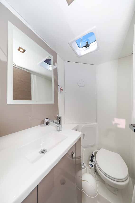 Fountaine Pajot Isla 40 Orion