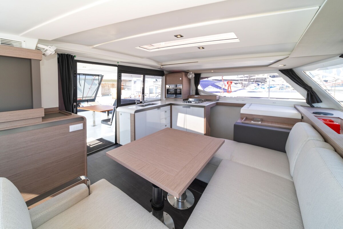 Fountaine Pajot Isla 40 First Step