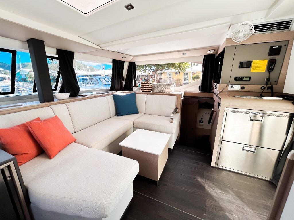 Fountaine Pajot Isla 40 Pizza My Heart