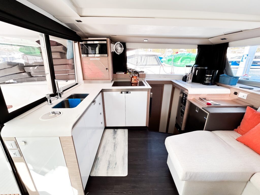 Fountaine Pajot Isla 40 Pizza My Heart