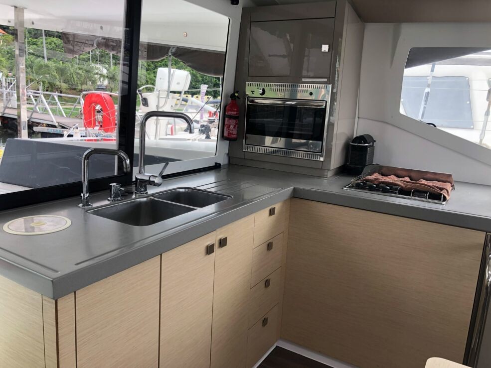 Fountaine Pajot Lucia 40 FLAMBOYANT
