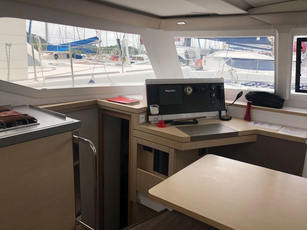 Fountaine Pajot Lucia 40 FLAMBOYANT