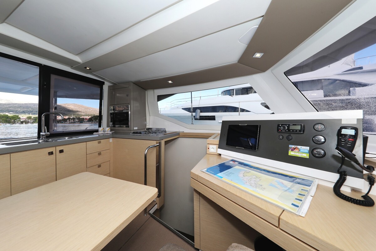 Fountaine Pajot Lucia 40 Why Not