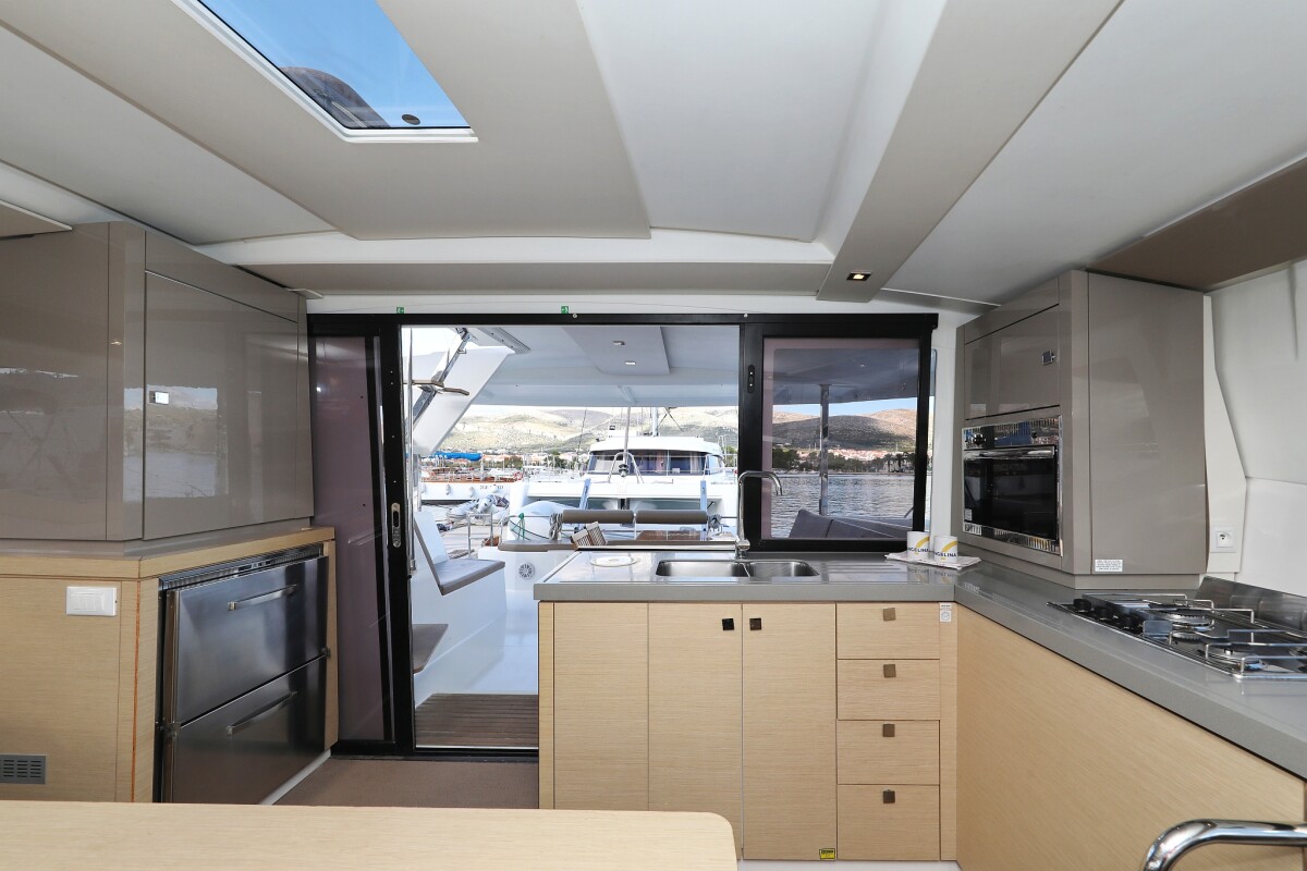 Fountaine Pajot Lucia 40 Why Not