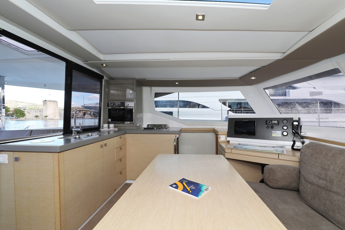 Fountaine Pajot Lucia 40 Why Not