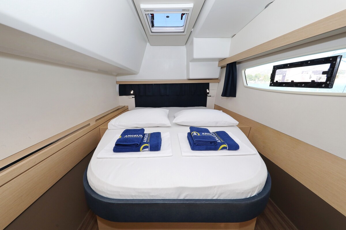 Fountaine Pajot Lucia 40 Why Not