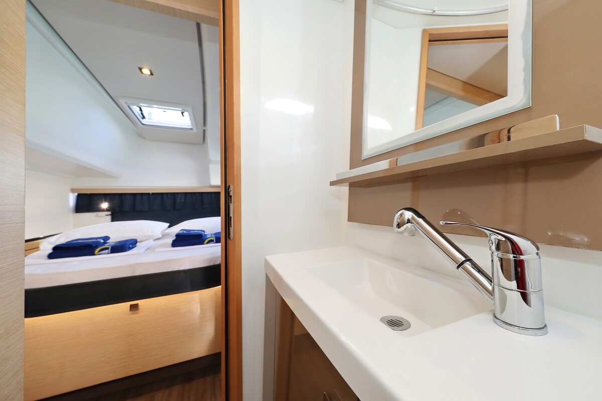 Fountaine Pajot Lucia 40 Why Not