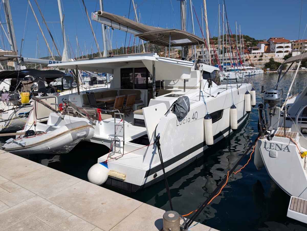 Fountaine Pajot Lucia 40 Valeriia