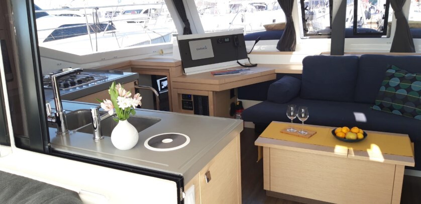 Fountaine Pajot Lucia 40 Nala