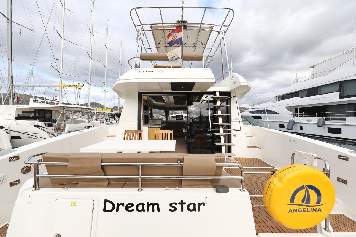 Fountaine Pajot MY 37 Dream Star