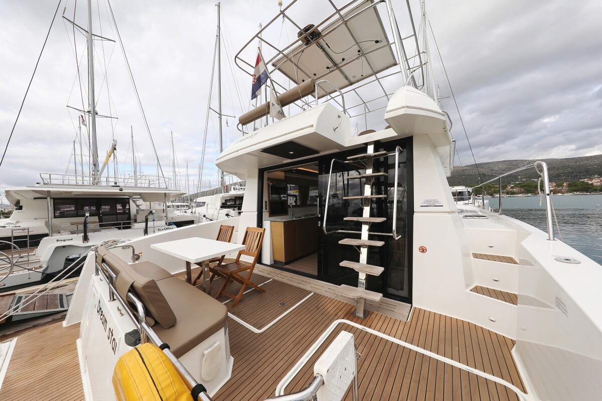 Fountaine Pajot MY 37 Dream Star