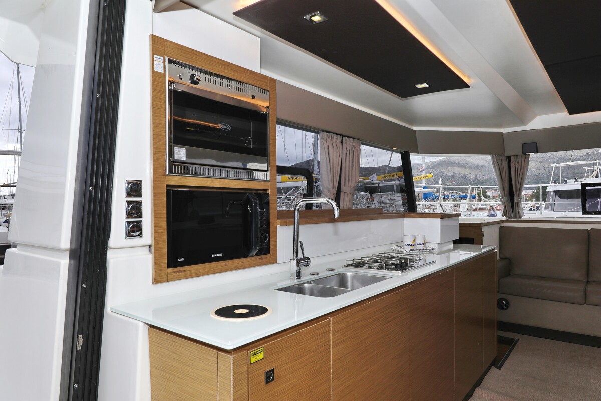 Fountaine Pajot MY 37 Dream Star